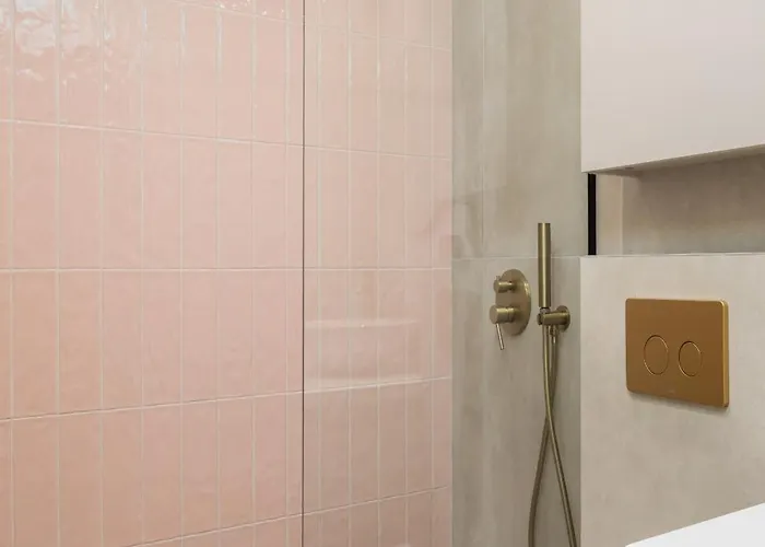 Lush Blush Luxury By Binobi! Apartment *