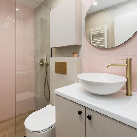 Lush Blush Luxury By Binobi! Apartament